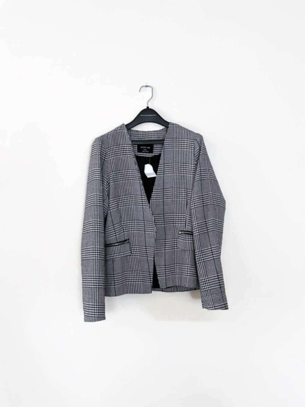 Active USA Checkered soft blazer with zipped design pockets